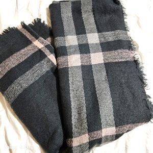 Gray/Pink Blanket Scarf